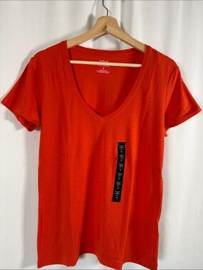 Banana Republic Factory Women's V-Neck Short Sleeve Tee